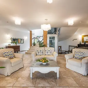 https://hotel-raffael.in-sardinia.net