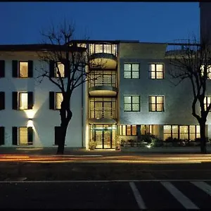 https://hotel-la-cascata.it-lombardy.com